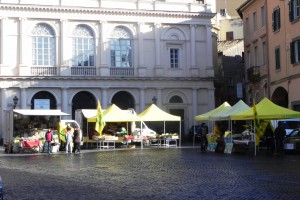 Ogbgi e domani mercatino della Coldiretti in piazza Verdi