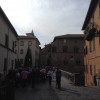 Turisti verso il Duomo
