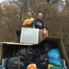 L'assessore Vannini (a destra) raccoglie rifiuti con i volontari di Viterbo Civica