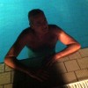 Giovanni Arena in piscina: si allena da un anno per attraversare a nuoto lo Stretto di Messina