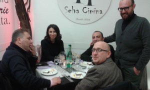 Il tavolo con il consigliere regionale Enrico Panunzi canepinese doc (a sinistra)