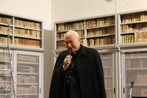 Il vescovo di Viterbo monsignor Lino Fumagalli