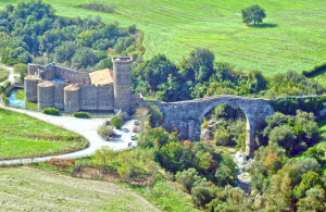 Castello e ponte a Vulci, dall'alto