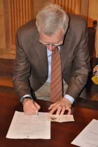 La firma del sindaco Michelini...
