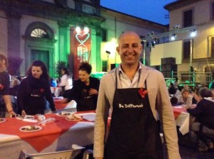 Marco Ciorba, presidente del consiglio comunale, in piazza per la cena di solidarietà