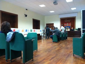 Le operazioni di scrutinio nella sala "Franco Benedetti"
