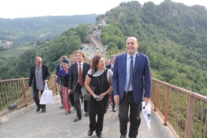 Nicola Zingaretti, presidente della Regione Lazio, in visita a Civita di Bagnoregio