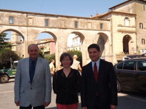 Il sindaco di Farnese Massimo Biagini, l'onorevole Alessandra Terrosi e il parlamentare Pd Alessandro Mazzoli
