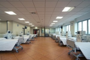 Il centrodestra accusa Zingaretti: tagliati 34 milioni di euro per le strutture sanitarie private
