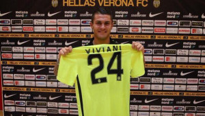 Federico Viviani con la maglia dell'Hellas Verona