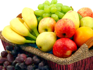 Nelle mense scolastiche va servita frutta di stagione