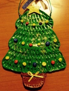 Un albero di Natale fatto dai bambini