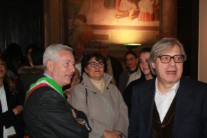 Vittorio Sgarbi in Sala Regia con il prefetto Rita Piermatti e il sindaco Leonardo Michelini