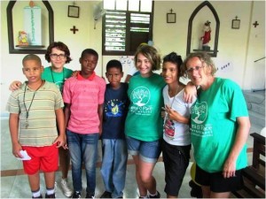 Cuba, volontari con bambini