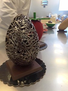 L'uovo decorato della Pasticceria Etoile