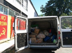 Un furgone con gli aiuti delle Brigate di solidarietà attiva