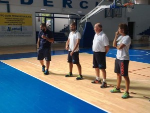 Da sinistra, coach Umberto Fanciullo, gli assistenti Valerio Balestrino e Ugo Cardoni, la preparatrice atletica Isabella Cristaudo 