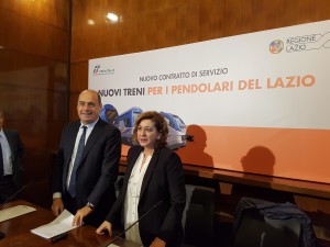 La firma dell'accordo tra Regione Lazio e Trenitalia