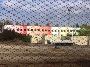 L'allestimento dei moduli abitativi presso il parcheggio dell'ex fiera di Viterbo